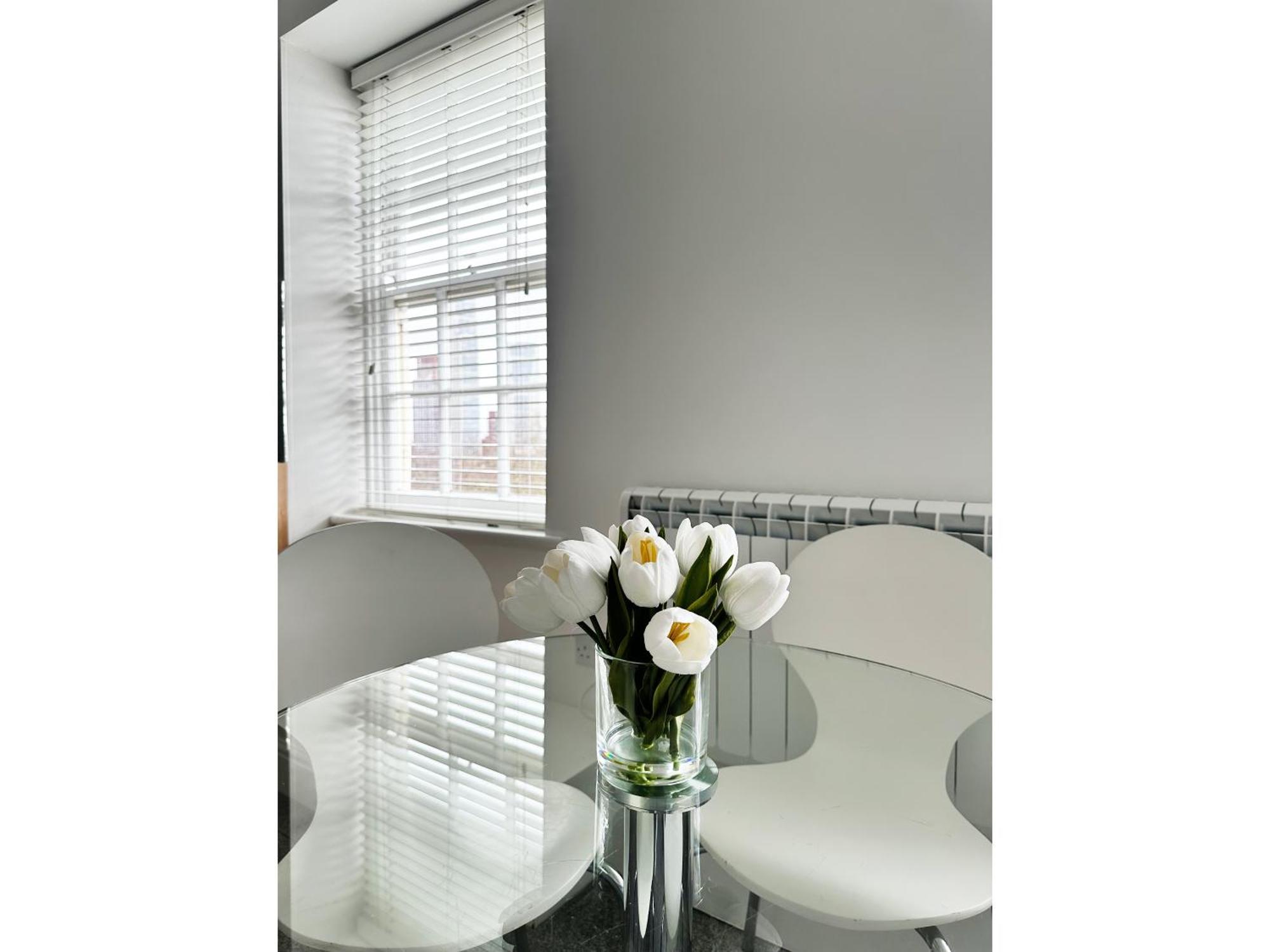Riverside Modern One Bedroom Londen